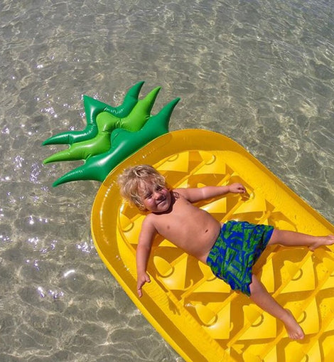 Inflatable Pineapple Swimming Pool Float Raft Outdoor Large Inflatable Swim Float Lounge Pool Toys for Adults and Kids